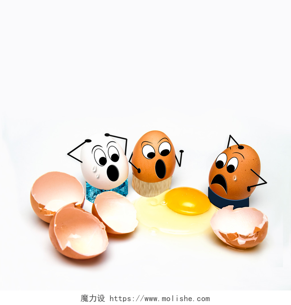 打碎的鸡蛋周围震惊的鸡蛋小人插画图破碎的蛋壳，蛋黄概念